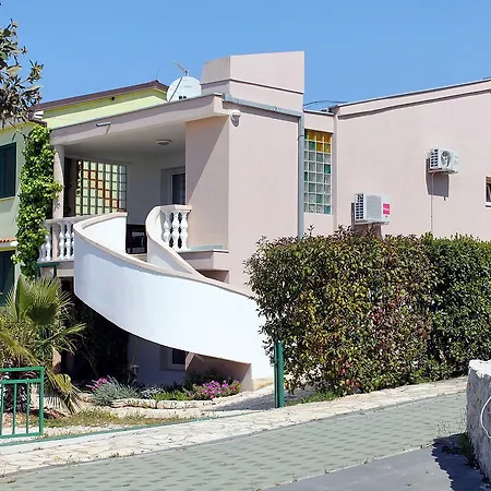 Family Friendly Seaside Apartments Petrcane, Zadar - 3270 *