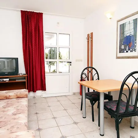 Family Friendly Seaside Apartments Petrcane, Zadar - 3270 Apartment Petrčane