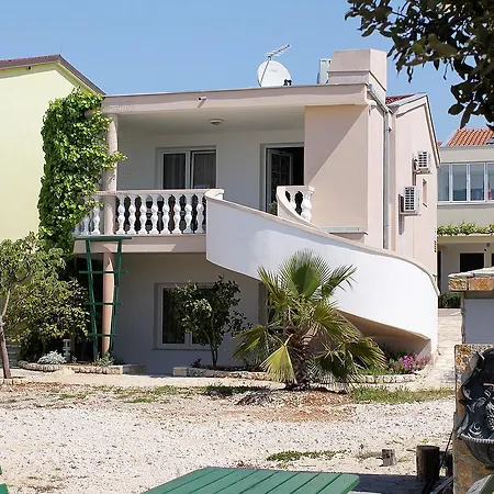 Family Friendly Seaside Apartments Petrcane, Zadar - 3270 Petrčane