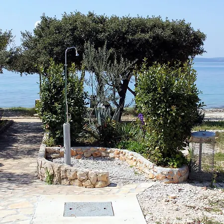 Apartment Family Friendly Seaside Apartments Petrcane, Zadar - 3270 Petrčane