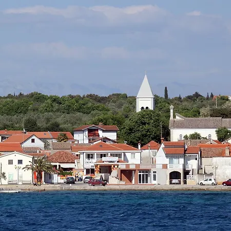 Family Friendly Seaside Petrcane, Zadar - 3270 * ペトルチャネ
