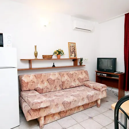 Family Friendly Seaside Petrcane, Zadar - 3270 * ペトルチャネ